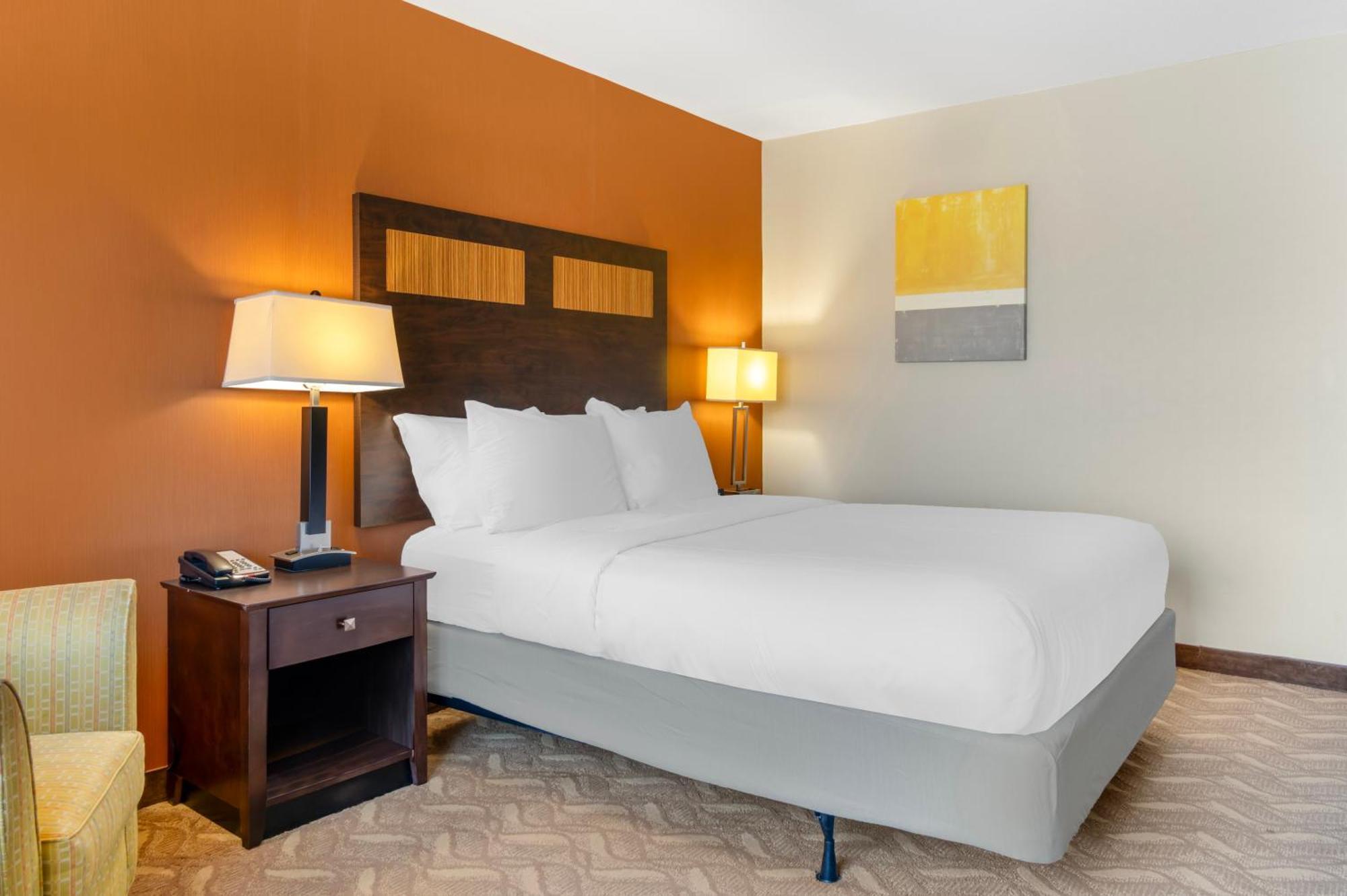 Comfort Inn & Suites Danbury-Bethel Esterno foto