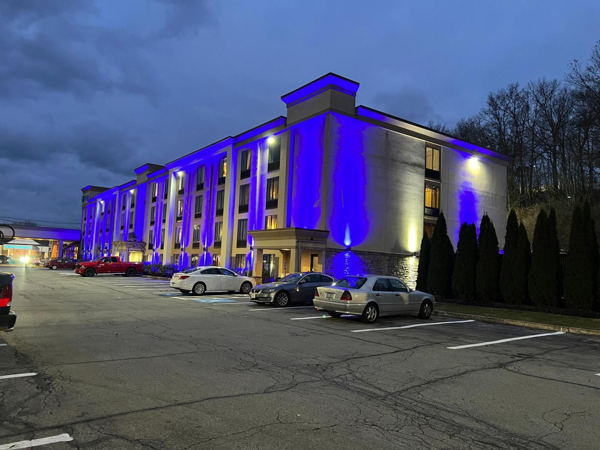 Comfort Inn & Suites Danbury-Bethel Esterno foto