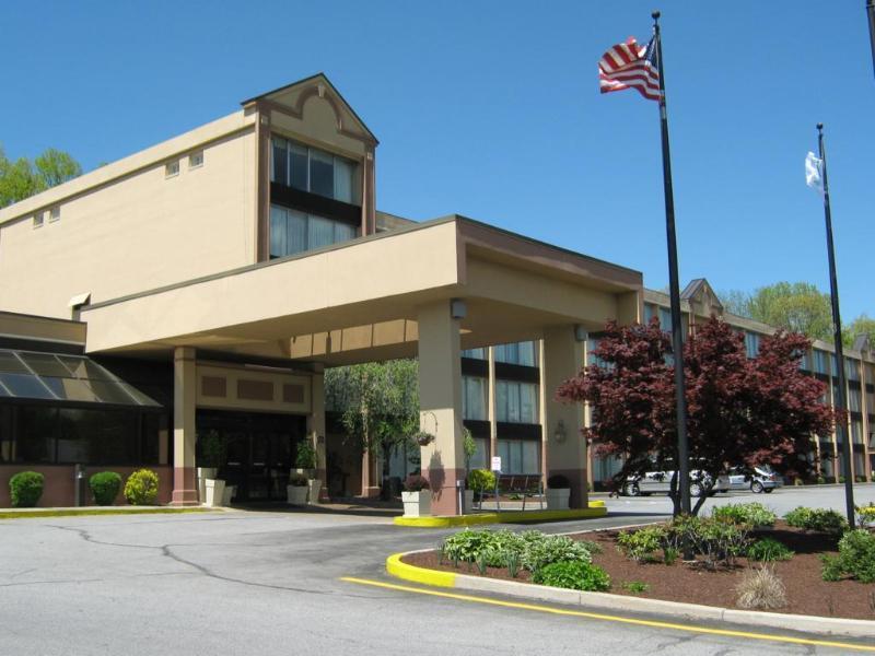 Comfort Inn & Suites Danbury-Bethel Esterno foto